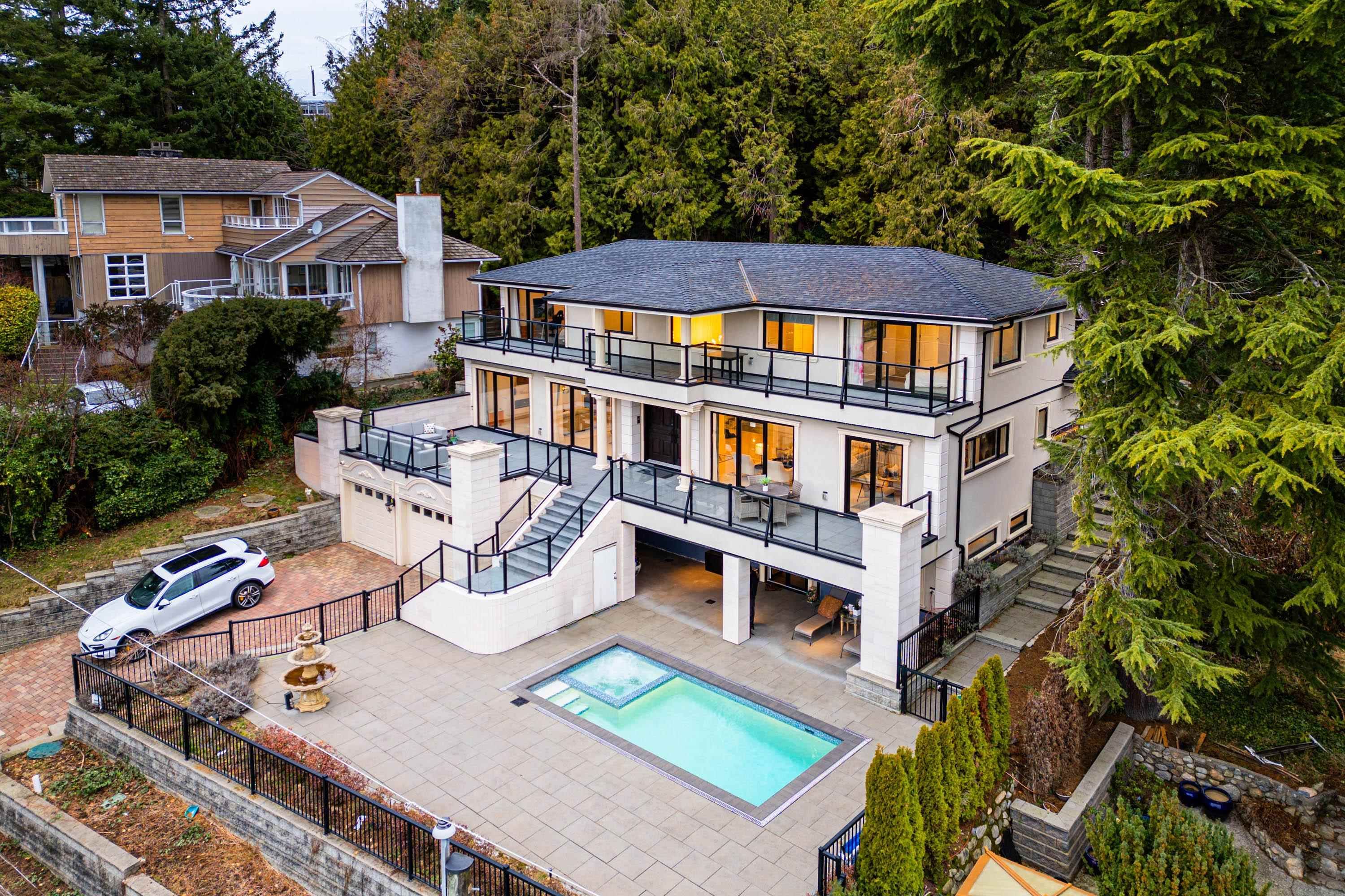 New property listed in Sentinel Hill, West Vancouver